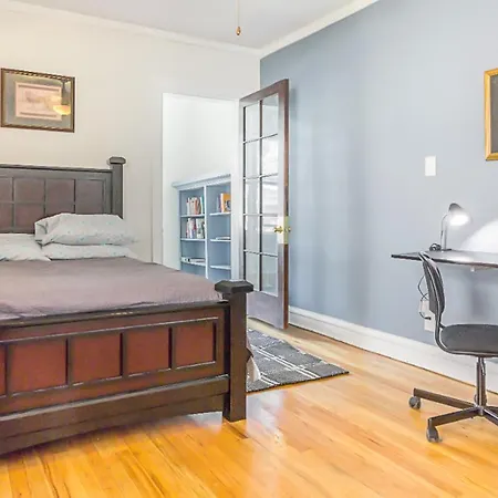 Vintage Chicago Bungalow Hotel